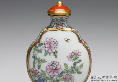 图片[2]-Snuff bottle with imperial poem and floral decoration in famille rose, Qing dynasty, Jiaqing reign (1796-1820)-China Archive